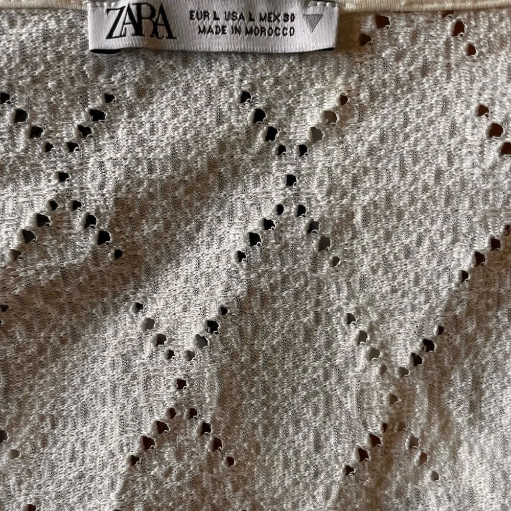 Zara Cream Women's Puff Sleeve Blouse - Picture 3 of 3